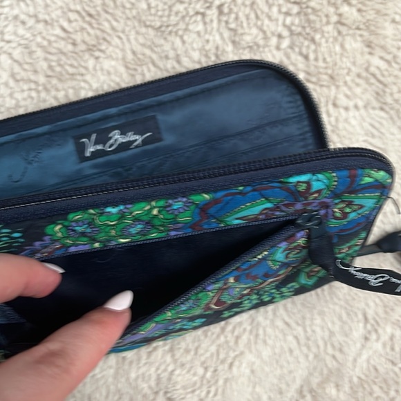 Vera Bradley Zip Around Wallet - Picture 4 of 5